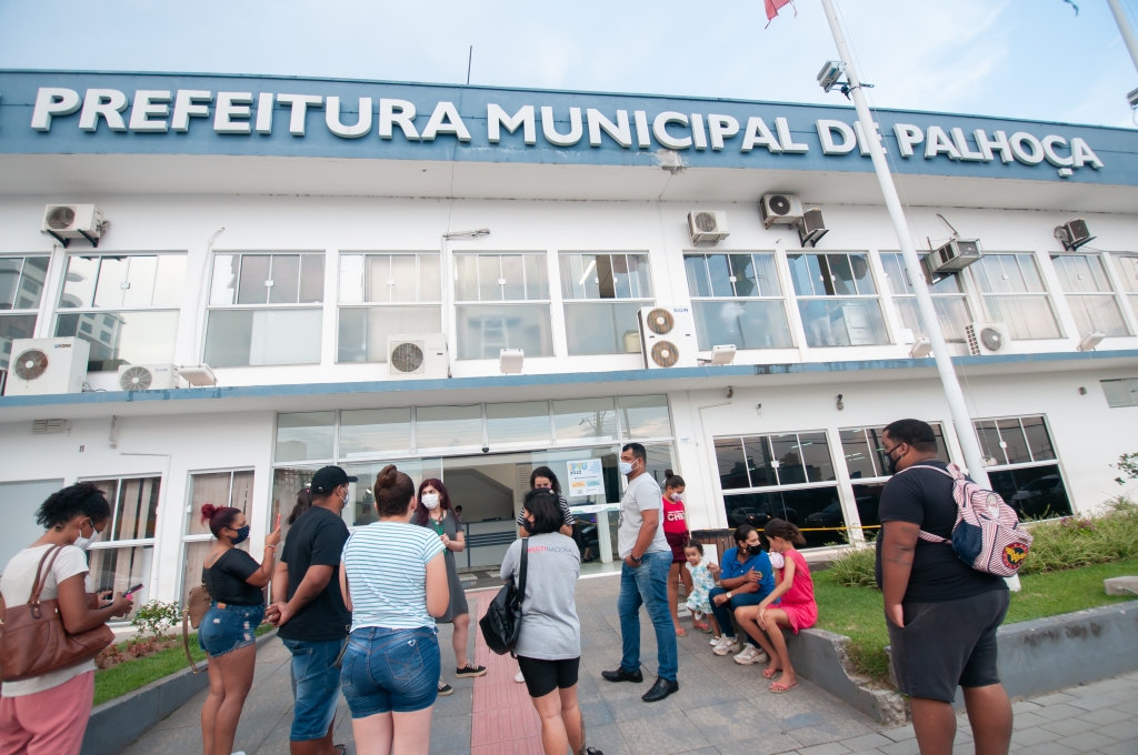 Notícia] Escolas estaduais da Palhoça denunciam abandono e precariedade na  volta às aulas - UFSC à Esquerda