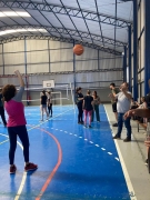 Programa Educa+Esporte realiza capacitação de basquetebol